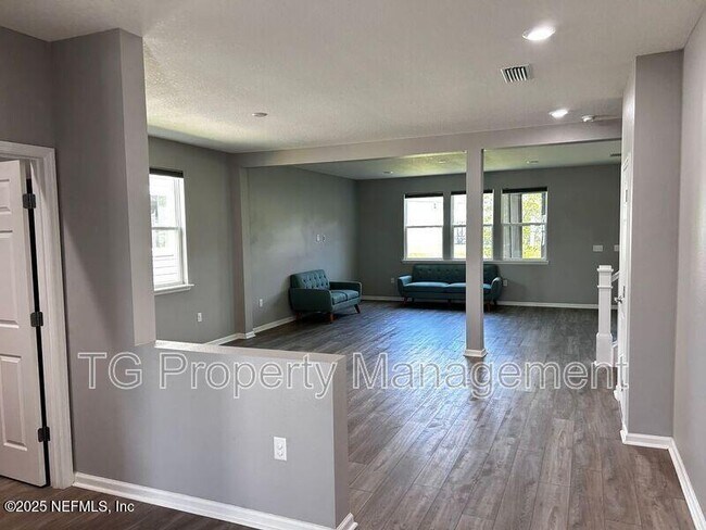 Foto del edificio - 11646 Pacific Dogwood Ct