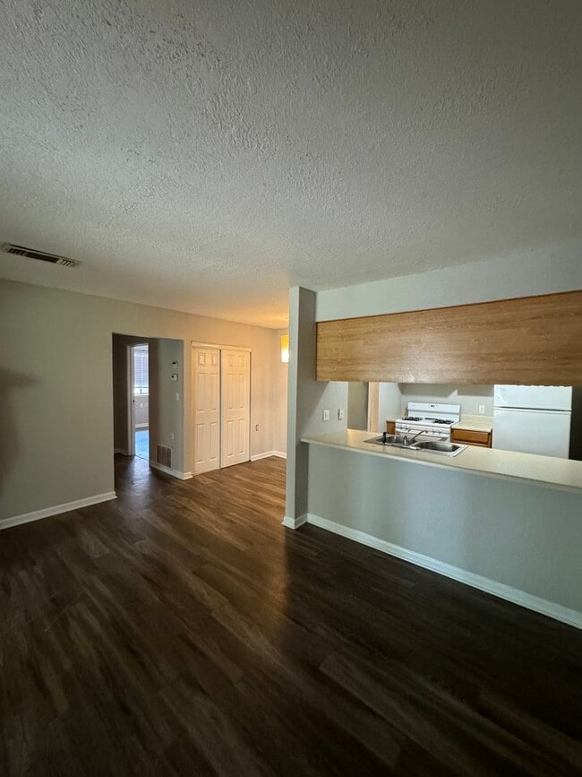 Photo - Come See This Beautiful Remodeled 2 Bed 1 Bath Condo in Mystic Woods! Available Now!