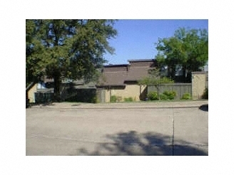 Building Photo - 4633 Country Creek Dr