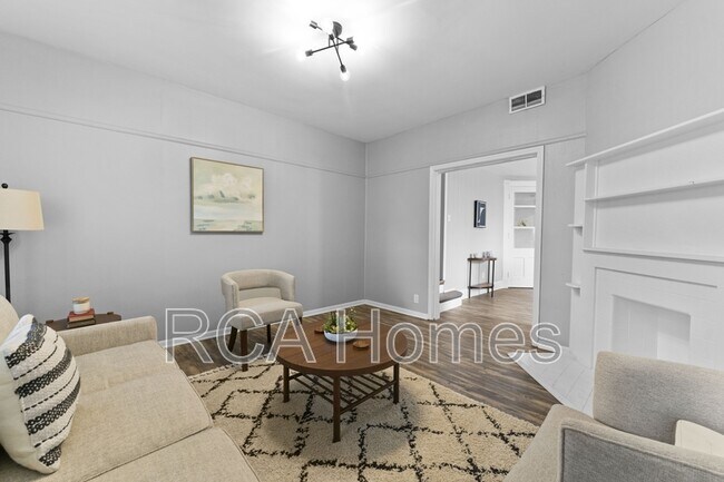 Foto del edificio - 1448 Woodlawn Ave
