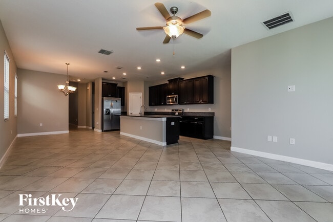 Building Photo - 9827 Ivory Dr