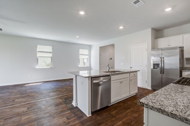 Foto del edificio - 104 Sunray Ln