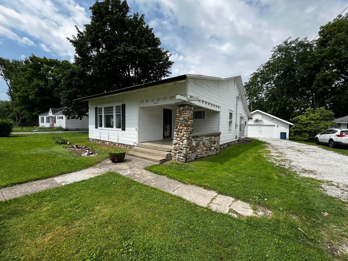 Primary Photo - Beautifully Remodeled 3-Bed / 1-Bath Home ...