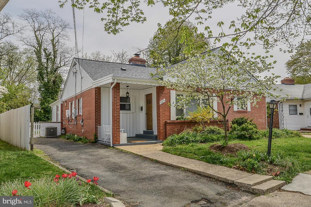 Primary Photo - 305 S Fenwick St