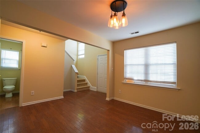 Building Photo - 214 Howe St