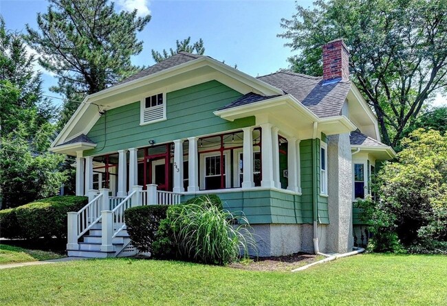 Building Photo - ****Pawtucket/Oakhill - Three Bed Single F...
