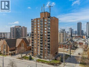 Building Photo - 64 Benton St