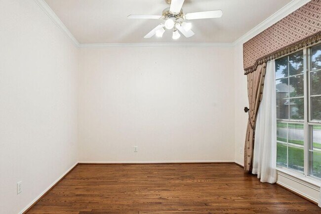 Foto del edificio - 2036 Camelot Dr