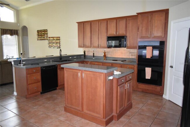 Foto del edificio - 14124 Magnolia Glen Cir