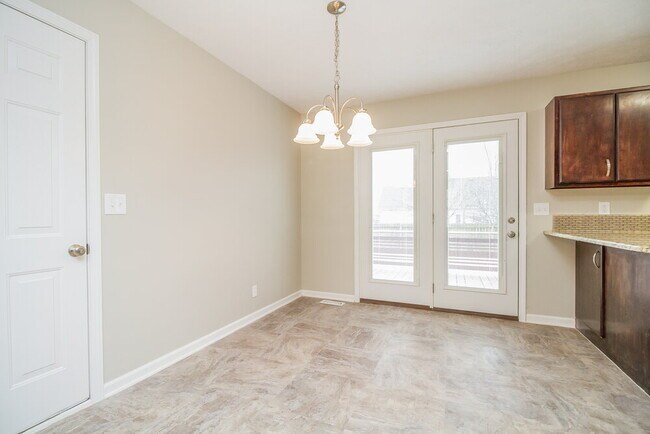 Building Photo - 2903 Weybridge Dr