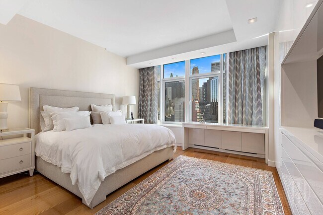 Foto del edificio - 310 E 53rd St