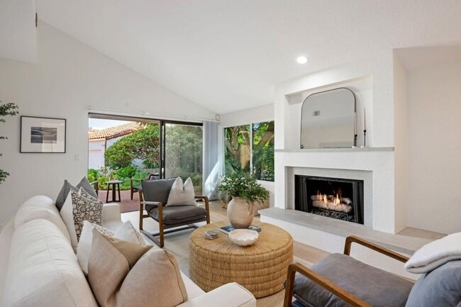 Building Photo - Santa Barbara Ocean View Mesa Home