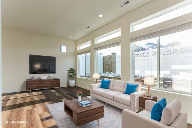 Foto del edificio - 4760 N Tower Dr