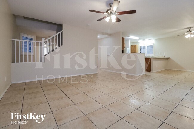 Foto del edificio - 23768 W Desert Bloom St