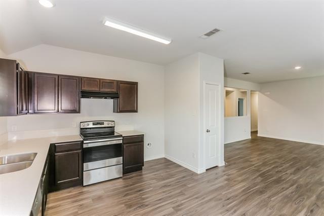 Foto del edificio - 4201 Summersweet Ln