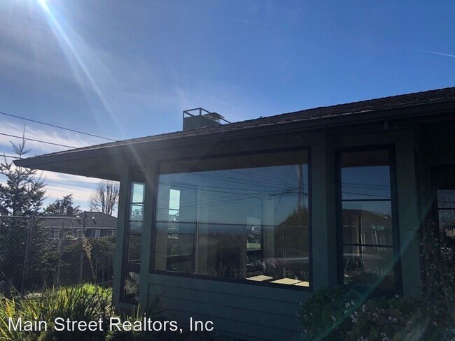 Foto del edificio - 2 br, 2 bath House - 102 Moore St