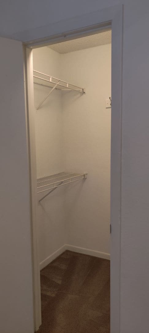 Building Photo - Lexington Place One Bedroom Condo