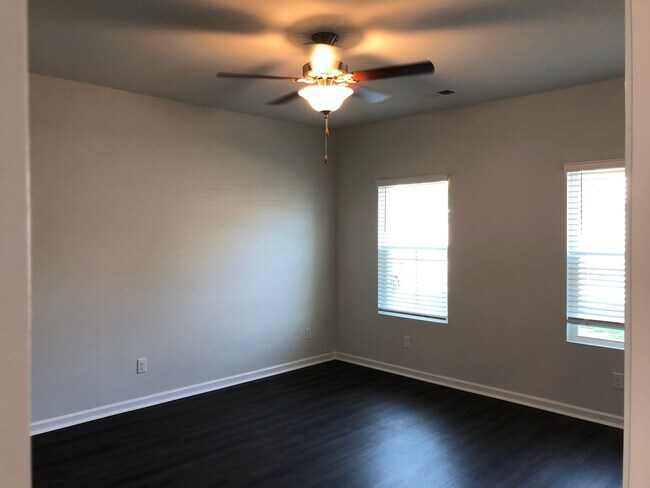 Master bedroom - 40 Great Bend Dr