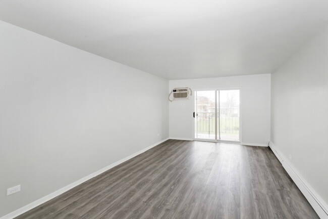 Building Photo - 1075 Knoll Ln