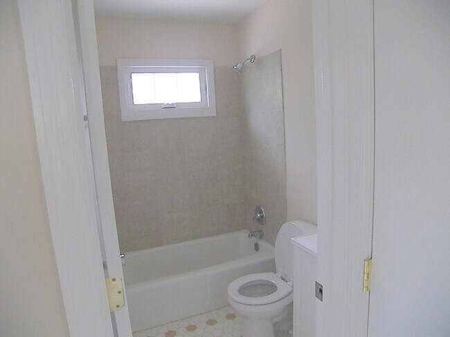 Foto del edificio - 7600 E Oakridge Cir