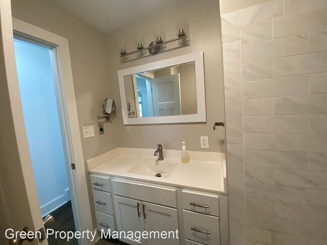 Foto del edificio - 3 br, 1.5 bath House - 883 Orlando Ave SE