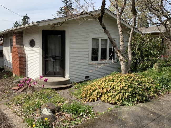 Building Photo - 2268 Agate St