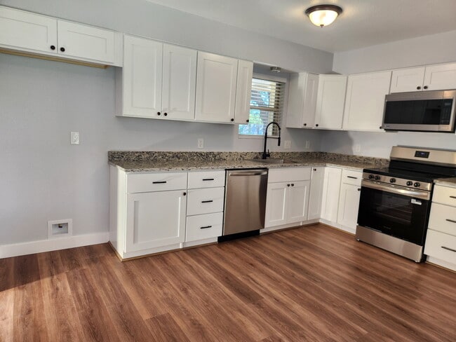 Building Photo - 111 Gregory Dr