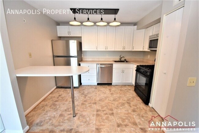 Building Photo - 762 fairview #b