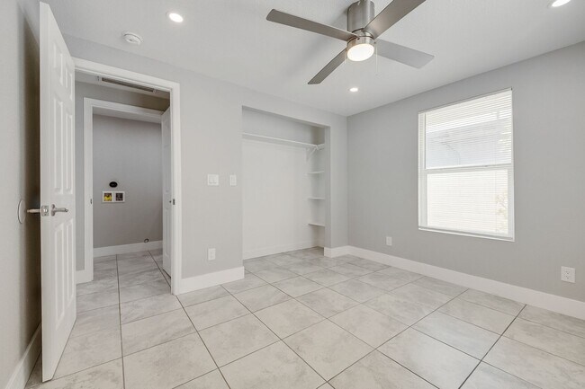Foto del edificio - 2318 N Bassler St