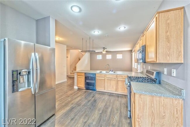 Building Photo - 3BD/2.5BA | Open-Concept Living in Gated Cottages at Southern Hills