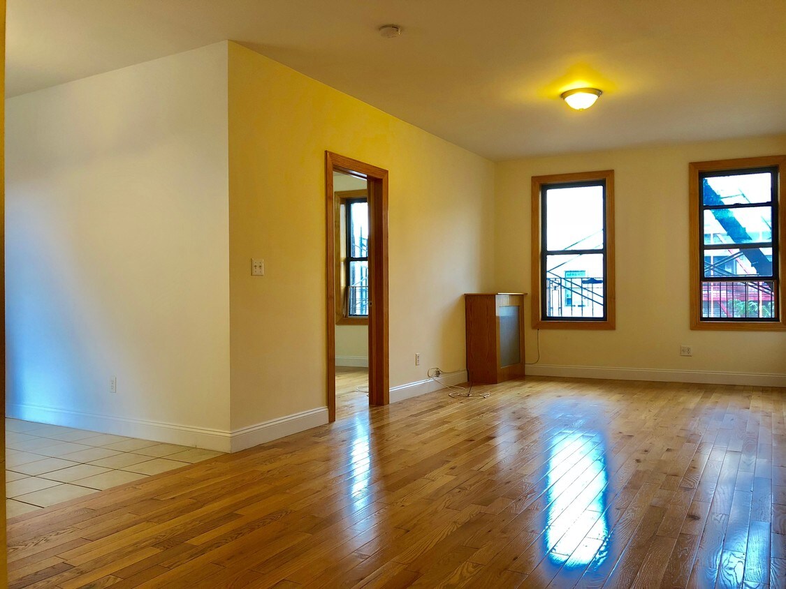 Primary Photo - 280 Fort Washington Ave