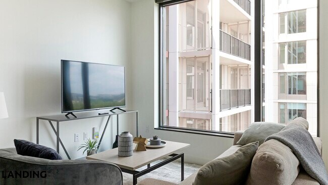 Building Photo - 632 Howard Rd SE