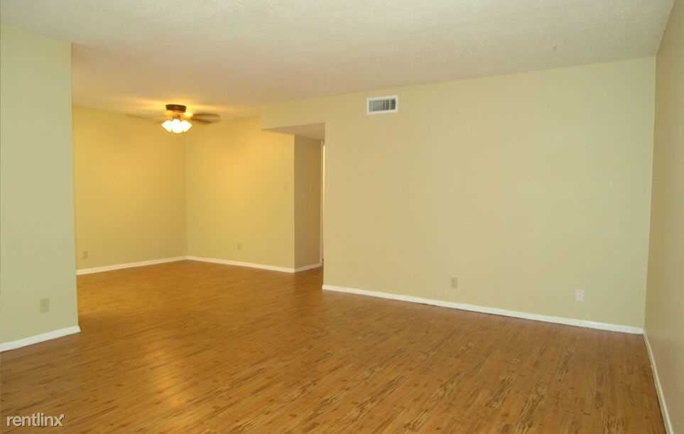 Building Photo - 2211 W North Loop Blvd