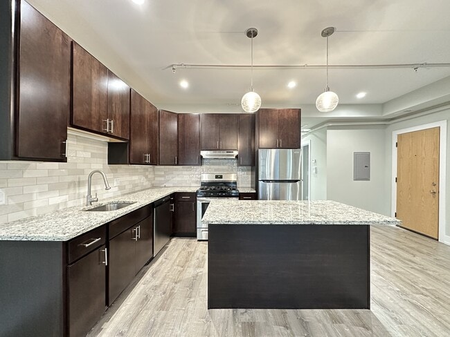 Foto del edificio - 1147 Maple Ave