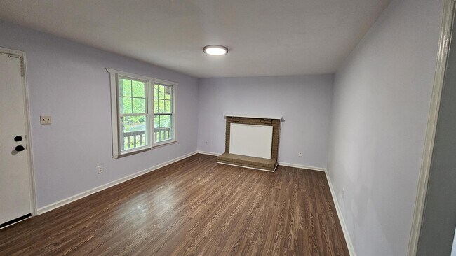 Foto del edificio - 1313 Cheshire Ave