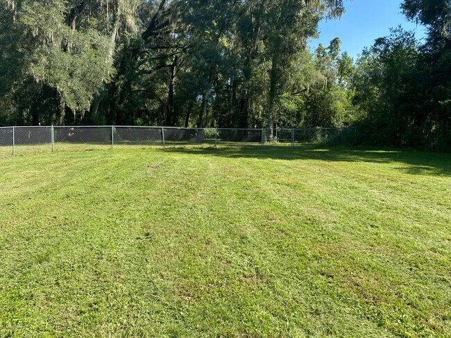 Foto del edificio - 6079 Spring Lake Hwy