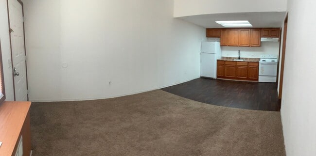 Foto del edificio - Great Location! Great Price! Call for Spec...