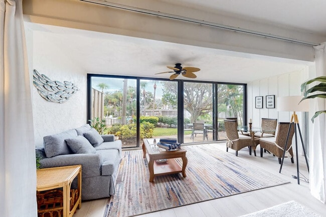 Building Photo - 6400 Flotilla Dr