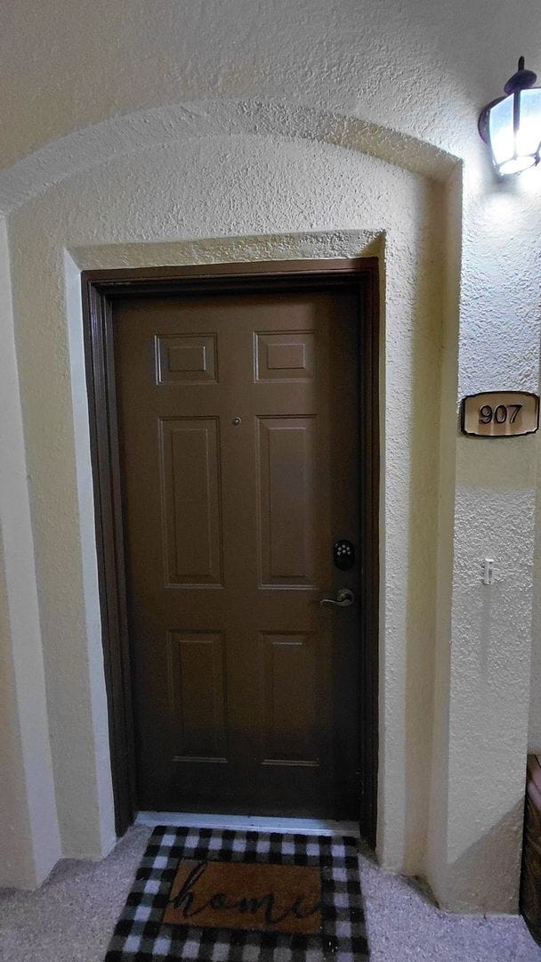 Building Photo - 3 Bedroom, 2 Bath Condo in Lakeside at Lak...