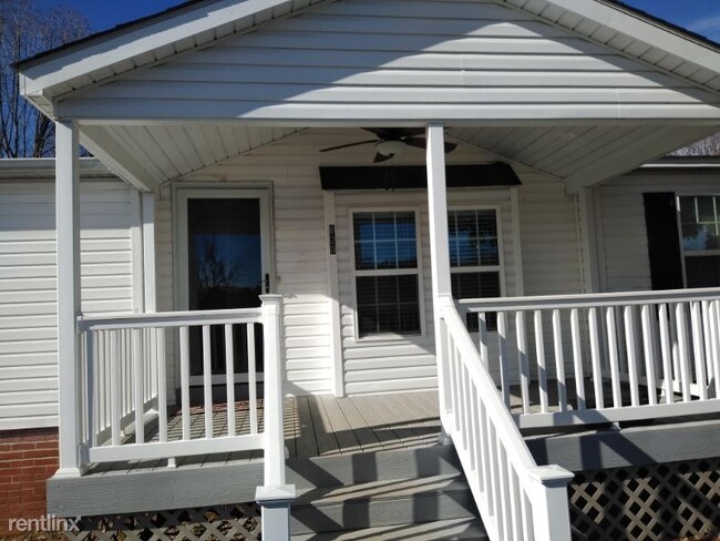 Building Photo - 3 br, 2 bath Mobile Home - 820 Mountain Ln