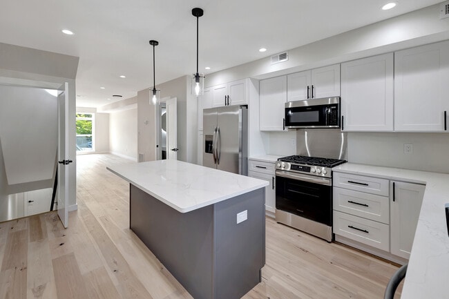 Photo - 134 N Linwood Ave House