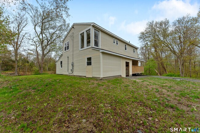 Building Photo - 859 Ekonk Hill Rd