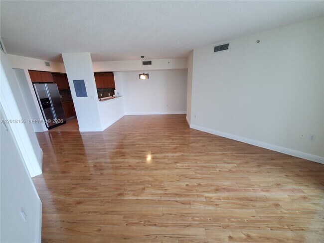 Foto del edificio - 9066 SW 73rd Ct