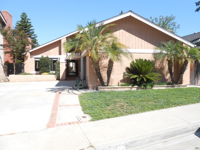 Foto del edificio - 22431 Rippling Brook