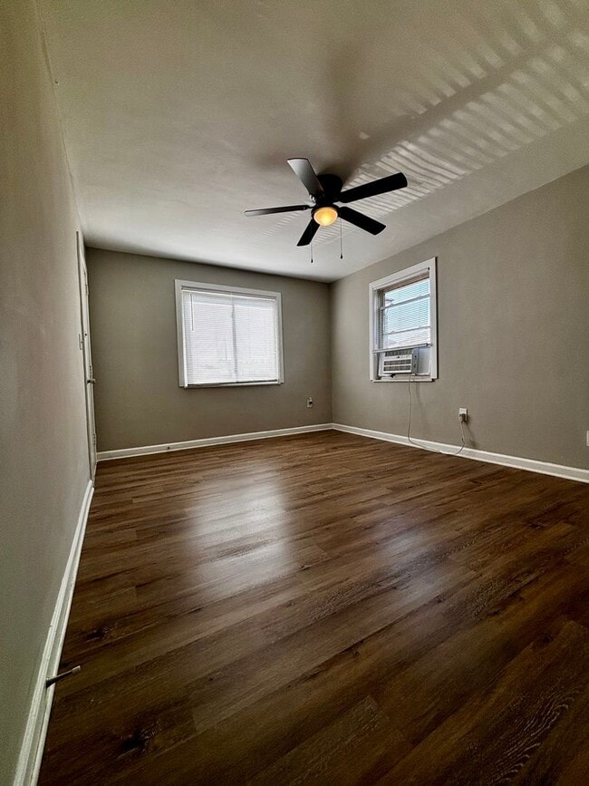 Building Photo - Newly Renovated 2 bedroom in Fairborn! Clo...
