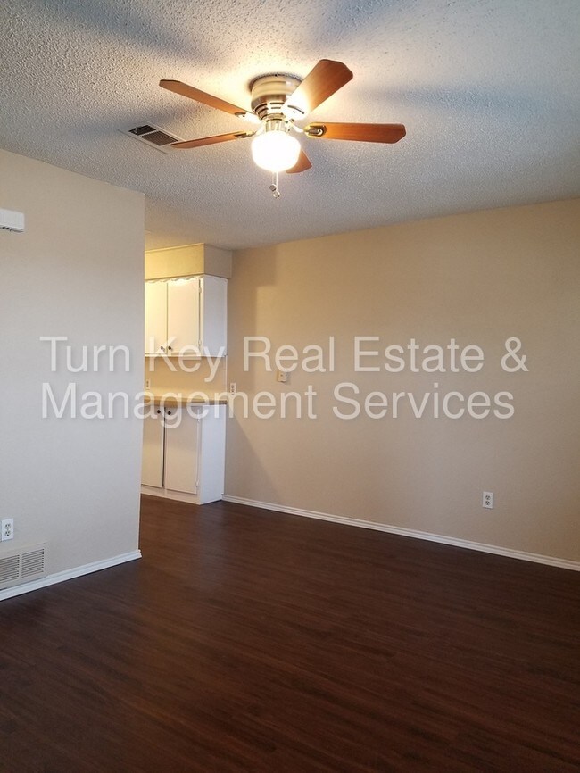 Building Photo - 5518 Old Granbury Rd