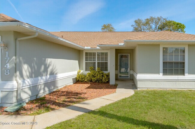 Building Photo - 1748 Palm Ridge Rd
