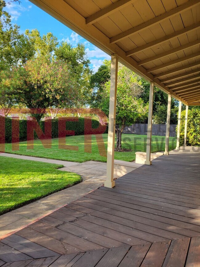 Foto del edificio - Quaint 3 Bedroom home in Old Roseville!