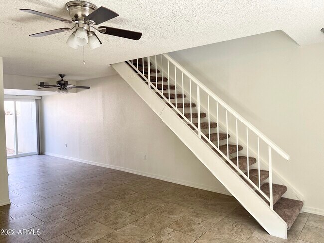 Foto del edificio - 3222 E Harvard St