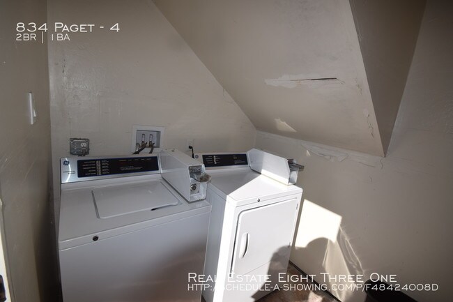 Foto del edificio - 834 Paget Ave